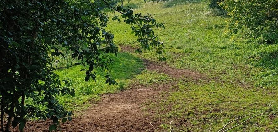 Serina, in posizione soleggiata, porzione di rustico ristrutturato e ben servito