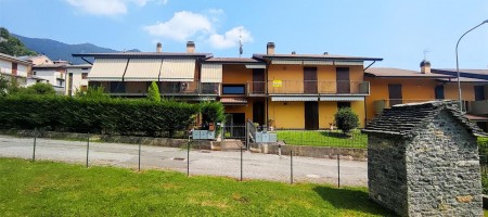 Locatello, in recente palazzina panoramica, trilocale balconato con box doppio