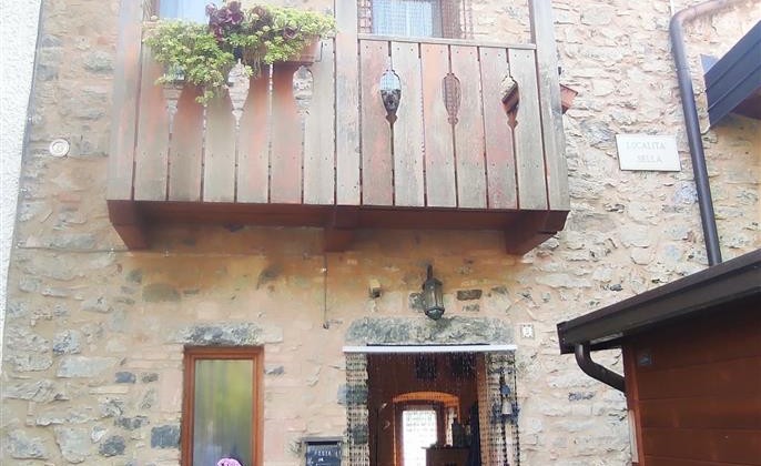 San Giovanni Bianco porzione di casa terra-tetto con giardino privato